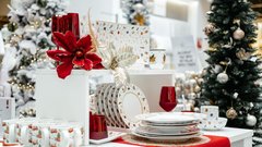 Prehiteli smo Mariah Carey in obiskali dih jemajoč božični sejem v Ljubljani, ki je še kako vreden obiska!