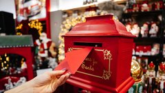 Prehiteli smo Mariah Carey in obiskali dih jemajoč božični sejem v Ljubljani, ki je še kako vreden obiska!