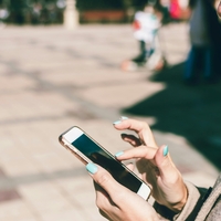 S tem, ko uporabljamo telefon v prisotnosti partnerja, jasno sporočamo, da nam odnos ni pomemben