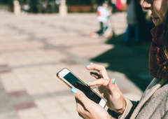 S tem, ko uporabljamo telefon v prisotnosti partnerja, jasno sporočamo, da nam odnos ni pomemben