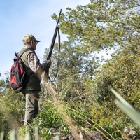 73-letni lovec ustrelil s puško in bil prepričan, da bo za kosilo zajec: ko je videl, koga je zadel, ga je oblil leden pot