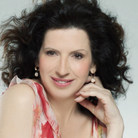 Posnela največji jugoslovanski hit, nato pa pobegnila iz Sarajeva: nekoč s Titom pila viski, danes pa je lepša kot kadarkoli (FOTO)