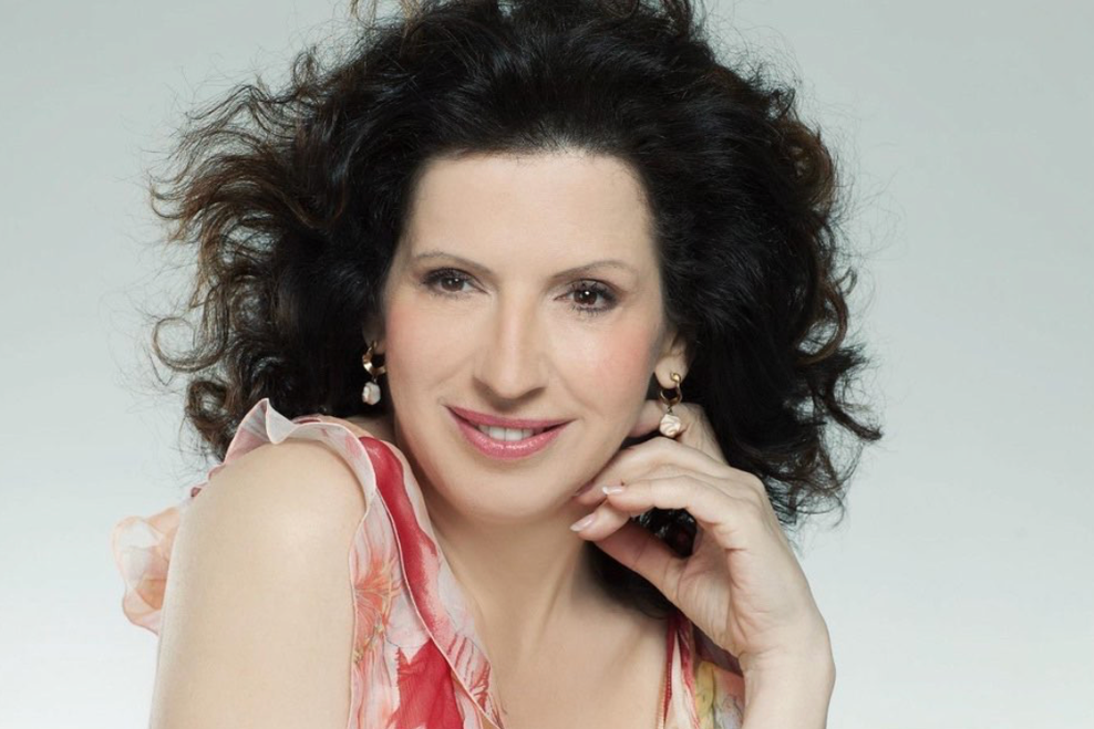 Posnela največji jugoslovanski hit, nato pa pobegnila iz Sarajeva: nekoč s Titom pila viski, danes pa je lepša kot kadarkoli (FOTO) (foto: Instagram/Screenshot)