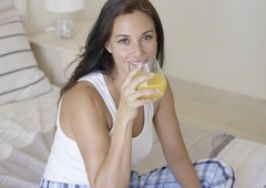 Jetra naravnost obožujejo ta sok: pijte ga zjutraj, maščobe in toksine pa čisti kot z metlo!