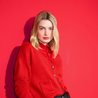 Praznična kolekcija s.Oliver: večna barva praznikov in glamurja