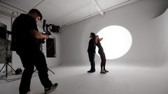 Kdo je glas, ki pritegne čedalje več pozornosti na naših radiih? To je Luka Drmič – z novim singlom Najina skrivnost!