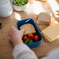 Poceni in hitra malica, ki gre v vsako torbo: pripravite jo iz le nekaj osnovnih sestavin