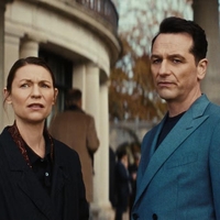 Kaj gledati nocoj? Na Netflixu je nova serija “The Beast in Me”, ki vas bo prikovala pred zaslon