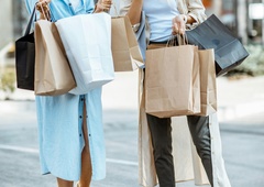 Kemičarka opozarja: "Nikoli ne oblecite novih oblačil, ne da bi jih prej oprali – to, kar se vam lahko zgodi, ni nedolžno"