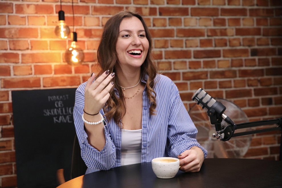 Lara Tošić Živa Avžner metropolitan podkast ob skodelici kave