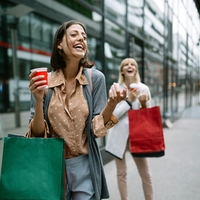 "Nisem mogla verjeti!" Za pičlih 65 evrov v 'second hand' trgovini našla pravi zaklad