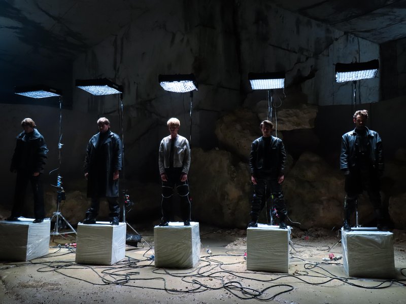 Joker Out navdušuje s futurističnim videospotom, oboževalci ga razglasili za mojstrovino