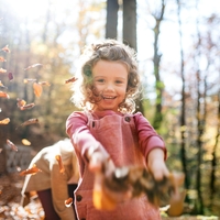 Starši vse pogosteje uporabljajo ChatGPT pri vzgoji otrok – to so vprašanja, ki jih najpogosteje postavljajo