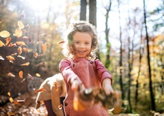 Starši vse pogosteje uporabljajo ChatGPT pri vzgoji otrok – to so vprašanja, ki jih najpogosteje postavljajo