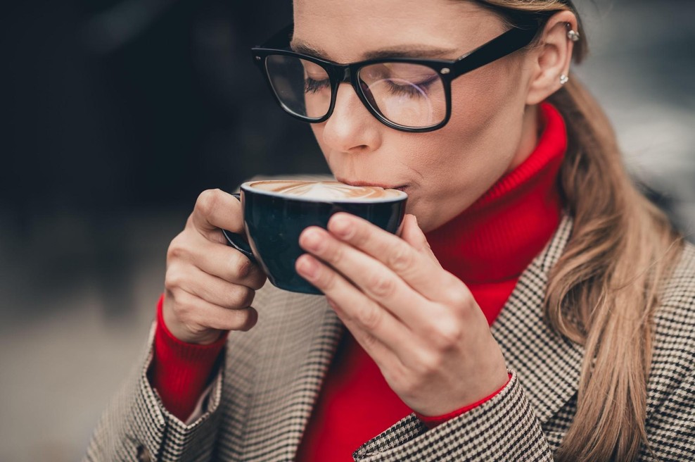 Kako nam lepo spenjeni kapučino polepša dan (foto: Profimedia)