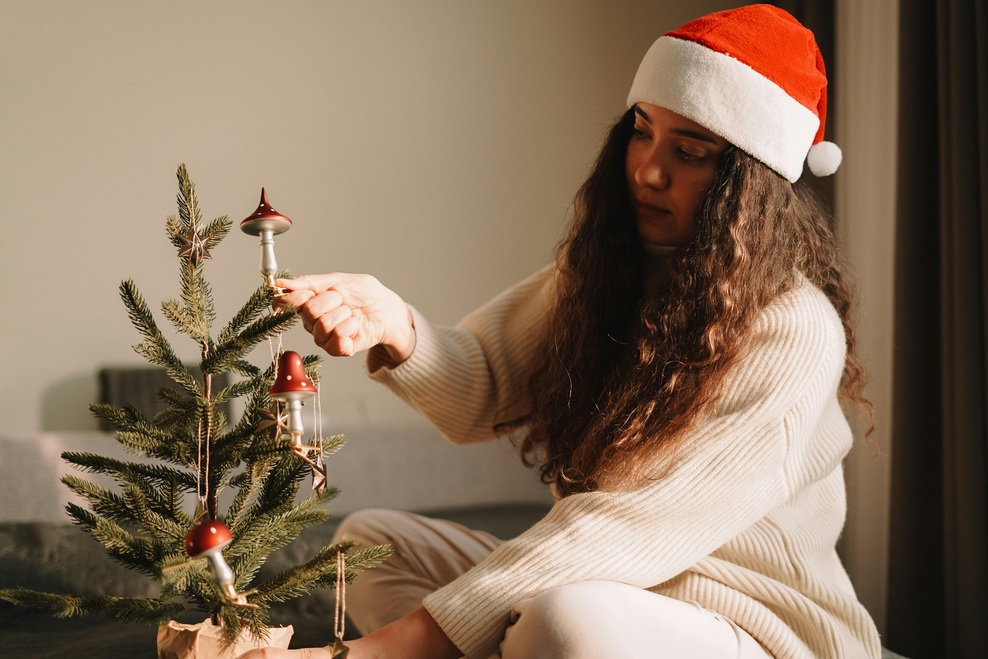 Terapevtka pojasnjuje, zakaj se lahko prav decembra počutimo slabše kot ponavadi (foto: Unsplash)