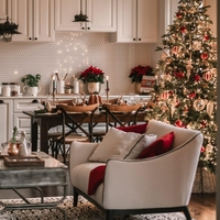 Umetnost kaligrafije v družbi konjaka v Apartmaju Julija – večer brezčasne elegance in prefinjenih užitkov