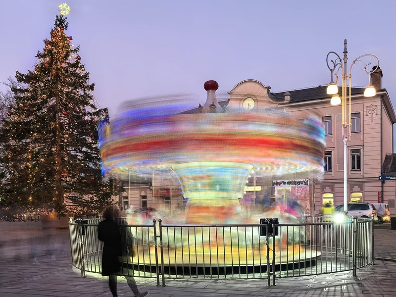 Ujemite praznične spomine z izjemnimi zmogljivostmi Huawei Pura 80