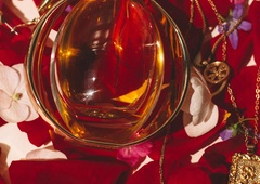 Parfum, ki je popoln za praznične dni: vse okoli vas bo pustil odprtih ust