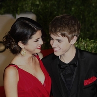 Se je vaš bivši poročil z drugo kmalu po razhodu? To bi lahko bila teorija, ki pojasnjuje takšno vedenje