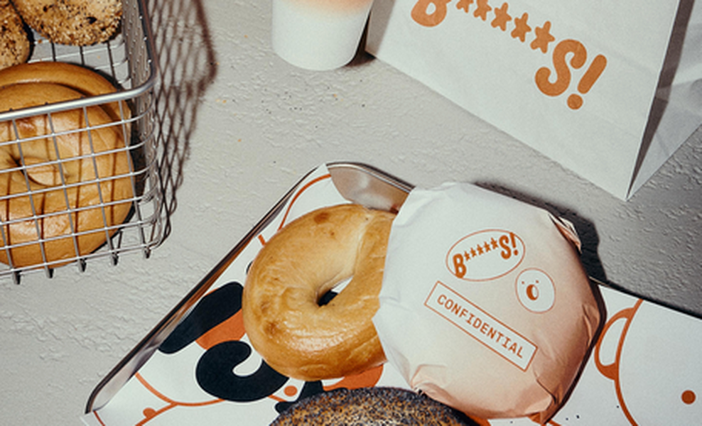 V centru Ljubljane se je odprl nov lokal s priljubljenimi ameriškimi prigrizki, ki bo postal vaša obvezna postojanka za malico (foto: Instagram/bagelembassy)