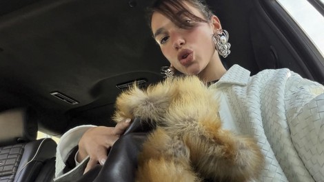 tedenski horoskop astro napoved ženska dua lipa kuža pes