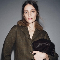 Bolj šik suknjiča še nismo videli – ta model iz ZARE je prava modna zmaga