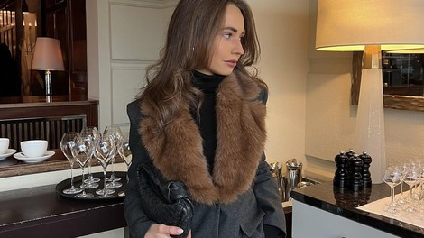 Najprej Prada, zdaj še Zara: to je mikrotrend, ki ga bodo v 2026 nosila vsa 'it' dekleta