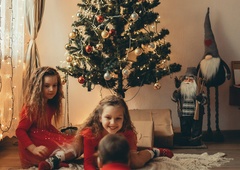 Božič z otroki: kako kot starš s čim manj živčnosti preživeti razburkan konec leta?