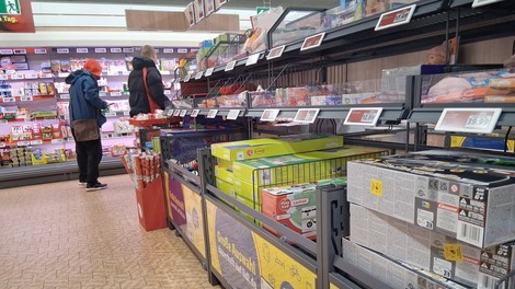 lidl drama kaos italija brescia rop alkohol policija smrt izgon