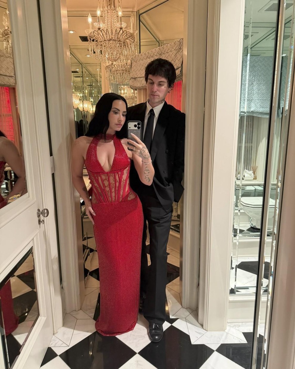 Devica: V tem tednu boste močni predvsem na področju komunikacije, kar se bo pozitivno odražalo v vseh odnosih. Za samske …