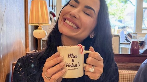 demi lovato nasmeh veselje horoskop napoved ženska