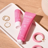 Popolno darilo za ljubitelje negovanih rok in ustnic: Melvita z novimi izdelki navdušuje z mehkobo in sijajem