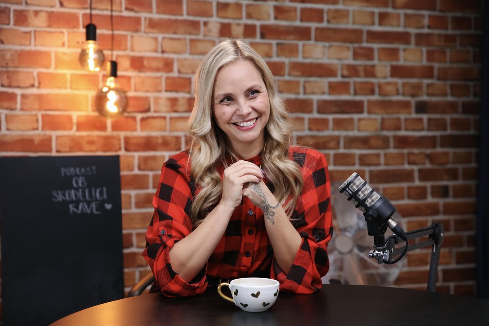 Tinkara Fortuna metropolitan podkast ob skodelici kave živa avžner