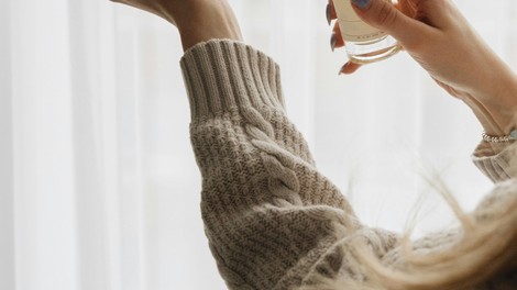 Francozinje poznajo lepotne skrivnosti: tako si nanesejo parfum, da na njih zdrži karseda dolgo in očara vse prisotne