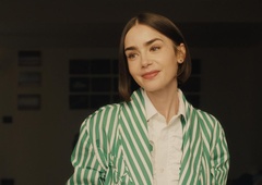 Kraljica je spregovorila: Lily Collins ima popolno reakcijo na napet zaključek 5. sezone serije 'Emily in Paris'