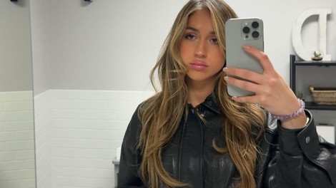 ženska ogledalo telefon selfi