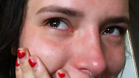 Zakaj od sreče včasih kar zajočemo - in ali so te solze iste kot solze žalosti?