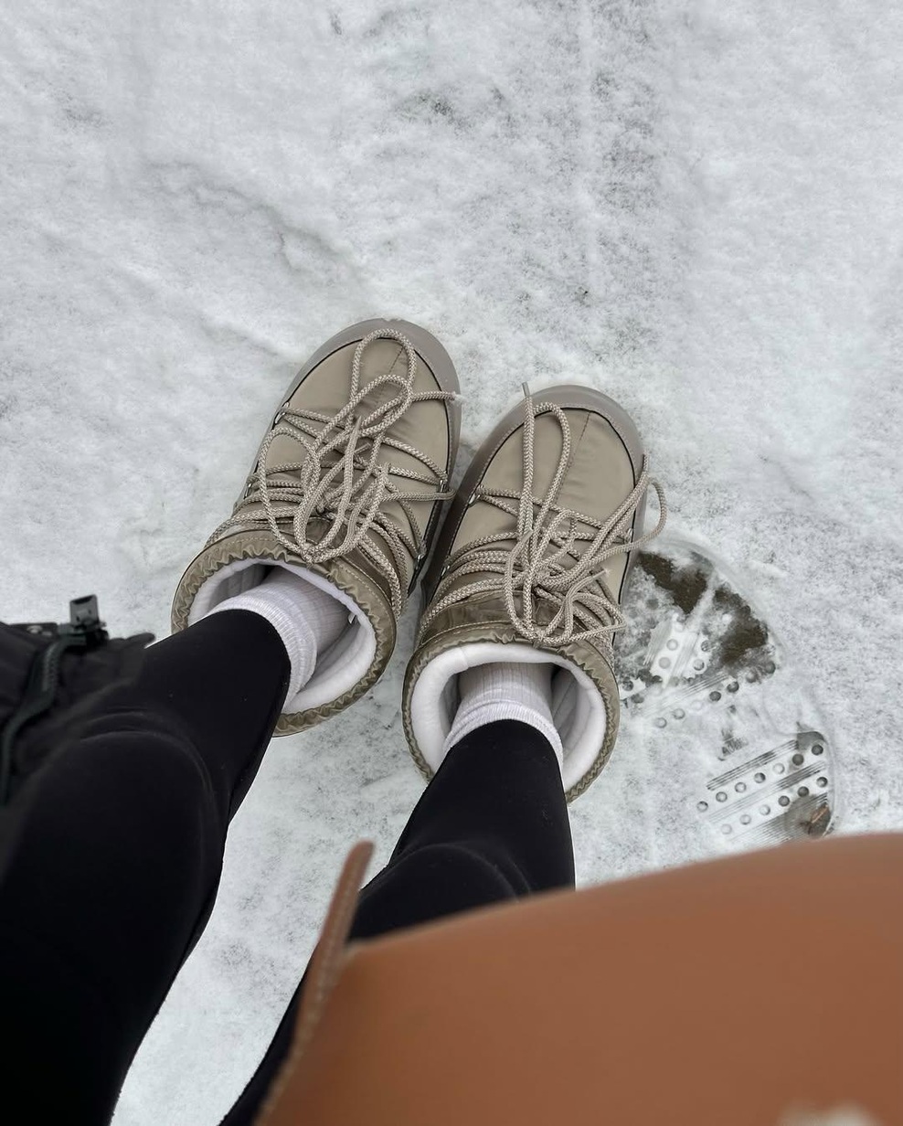 Od mesta do smučišča: to zimo nosimo Moon Boot škornje - katere izberete vi? (foto: instagram/@laurasoflory)