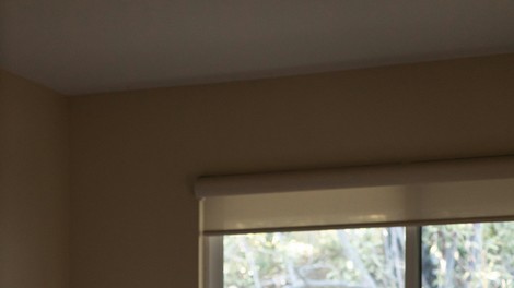 "Znorela bom! Cimer je dobil novo punco in zdaj je stalno pri nas v stanovanju ..." (izpoved obupanega dekleta)