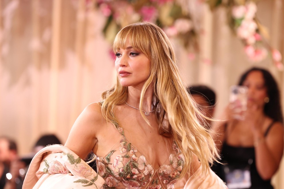 Večer je bil v znamenju razkošnega blišča. Številni unikatni videzi so zaživeli šele po tednih, če ne celo mesecih dela. …