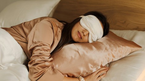 Lepotni spanec: toliko spanja na noč potrebuje koža, da ostane zdrava in lepa