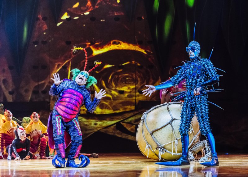 Cirque du Soleil razkriva izjemno oblikovanje kostumov v spektaklu OVO – poklon pisanemu svetu žuželk