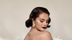 Selena Gomez v Chanel mojstrovini: obleka, ki je zahtevala 323 ur dela