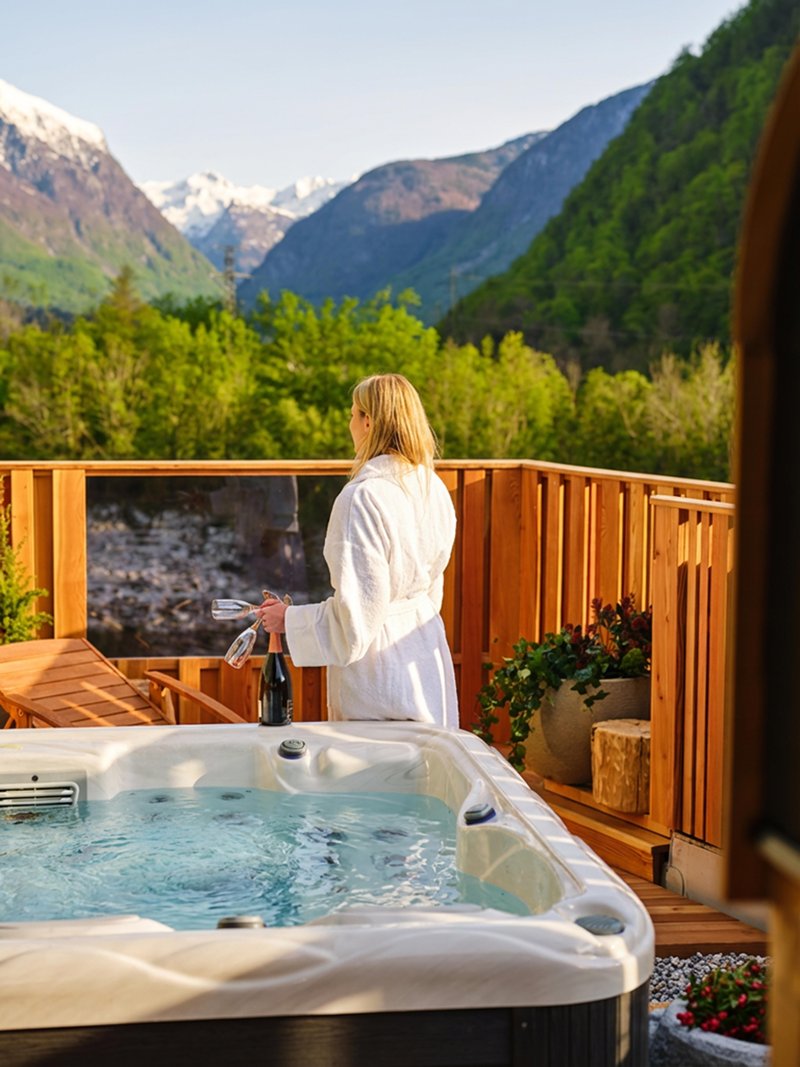 Valentinovo brez scenarija: samo vidva, narava in neomejeno razvajanje