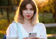 "Na slovenskih aplikacijah za zmenke so samo moški, ki jih vsi že poznajo, pa še nadležni so ..." (izpoved iskalke ljubezni)