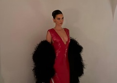 Modni navdih za valentinovo: 11 ultra šik stajlingov, ki izžarevajo ženstveno zapeljivost