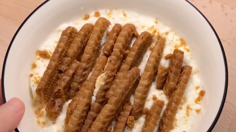 Viralni tiramisu, ki ga internet obožuje: ne boste verjeli, kako enostavna je priprava