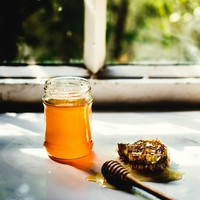 Končno je znano, zakaj v vroč čaj ne bi smeli dodajati medu - to napako dela ogromno ljudi