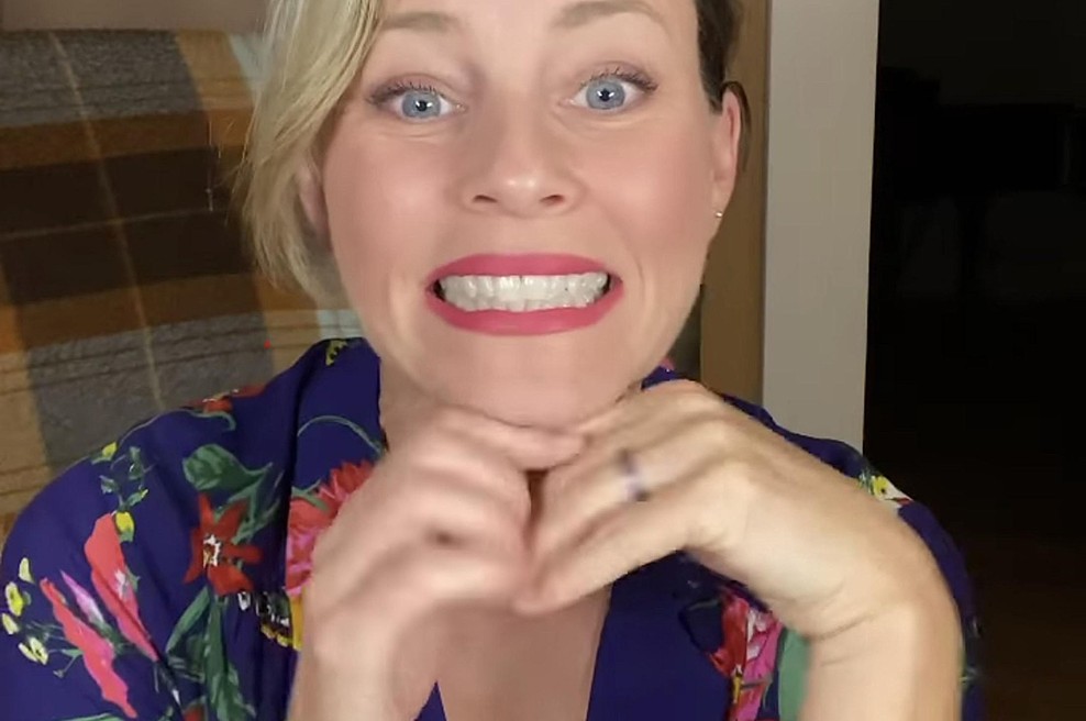 Zakaj členki na prstih pokajo? (foto: Profimedia)